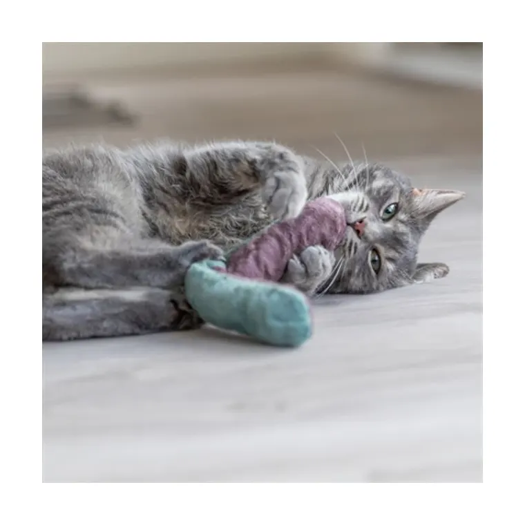 Trixie speelkussen rol met kattenkruid, assorti, 26 x 4 cm